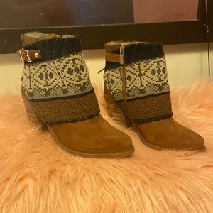 Jessica Simpson boots sz 6